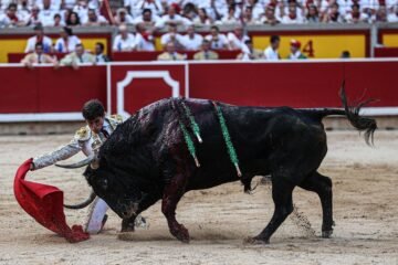 Aarón Palacio, el más listo y fresco entre un sopor de mansos en Pamplona