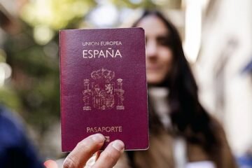 La Junta Electoral Central exige motivar en qué provincia se inscribe a los electores nacionalizados por la ‘ley de nietos’