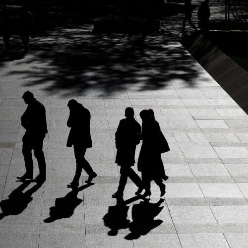 El coste oculto de las reformas del Gobierno: el riesgo de coger una baja aumenta un 40% entre los funcionarios y un 30% entre los temporales convertidos a fijos