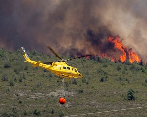 Incendios hoy en España, última hora en directo | El fuego en La Mierla (Guadalajara) obliga a evacuar a más de 500 personas de 11 municipios y ya ha quemado 3.483 hectáreas