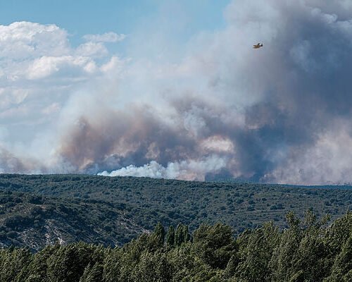 El incendio del Parque Natural de la Sierra Norte de Guadalajara ha quemado ya 13.000 hectáreas y deja 800 personas afectadas y 21 municipios evacuados