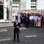 Burnham arranca su Gobierno reduciendo impuestos y aumentando las ayudas sociales