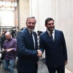 «Españoles primero», ya en marcha en los gobiernos PP-Vox: del fin de la «paguita» a migrantes irregulares en Aragón a la retirada de subvenciones en Extremadura