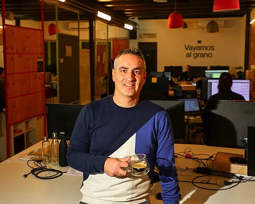 Incapto compite con el INE: el teletrabajo medido en café
