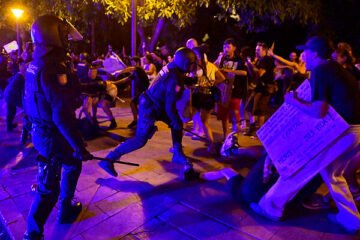 Cargas policiales con heridos tras la marcha en Palma contra la masificación turística