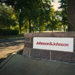 Johnson & Johnson propone un acuerdo de 5.500 millones para resolver las 76.000 demandas por su producto de talco