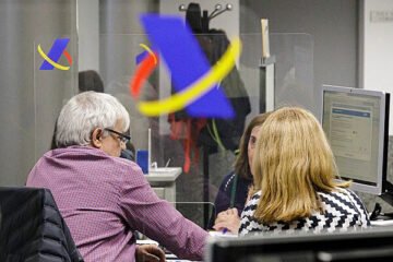 Más de la mitad de los españoles consideran que la sociedad se beneficia «poco o nada» del pago de impuestos, según el CIS