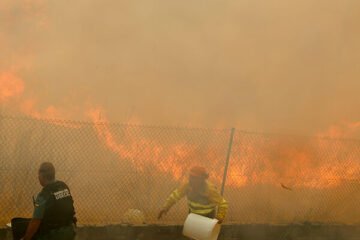 Incendios en la Vall d’Uixó y resto de España, en directo | Los incendios de Fermoselle (Zamora) y Veguellina (León) mantienen en jaque a los efectivos, que no sujetan sus frentes