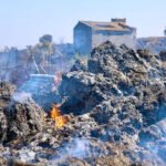 Incendios de Fermoselle (Zamora) y Veguellina (León) mantienen en jaque a los efectivos, que no sujetan sus frentes
