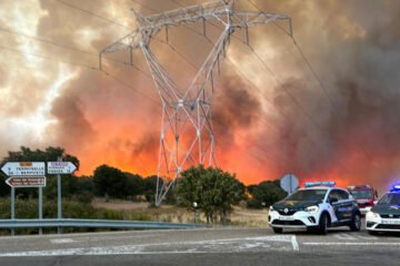 Preocupan dos incendios en Extremadura mientras mejora la situación en el de Fermoselle, en Zamora