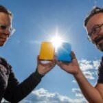 Con un dispositivo que convierte la luz en sonido y a través de la piel: así pueden disfrutar los invidentes del eclipse