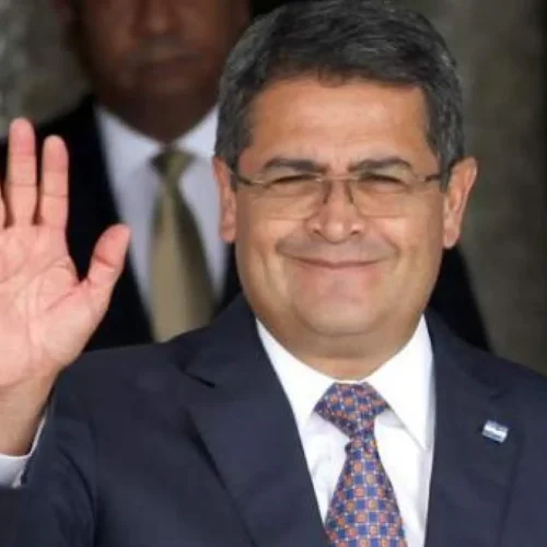 Juan Orlando Hernández regresa a Honduras tras el indulto de Trump a su condena por narcotráfico