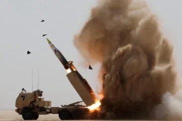 Nuevos ataques de EEUU a Irán, en directo | EEUU ataca 90 objetivos militares de Irán, que responde con una amenaza: «Si golpeas, te devolverán el golpe»