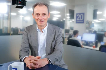 Pedro Duque, sobre el eclipse solar del 12 de agosto: «La luz se volverá rara, se apagarán los colores y bajarán las temperaturas»