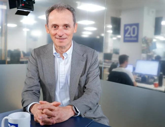 Pedro Duque, sobre el eclipse solar del 12 de agosto: «La luz se volverá rara, se apagarán los colores y bajarán las temperaturas»