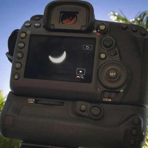 Cómo hacer fotos del eclipse solar total de manera efectiva y sin riesgos