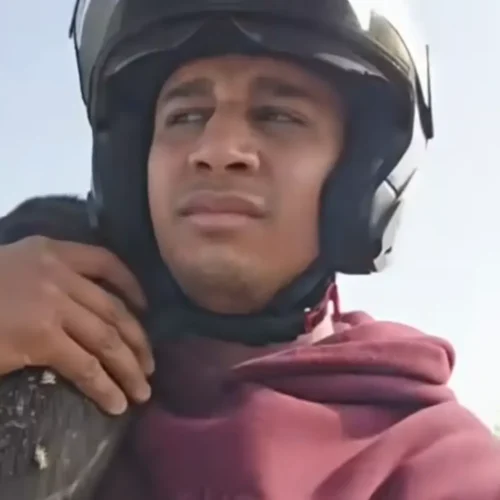Un tribunal condena a un polémico ‘youtuber’ a ocho meses de cárcel por cocinar a un perro callejero