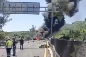 Al menos diez muertos y diez heridos en un accidente múltiple en una autopista de México
