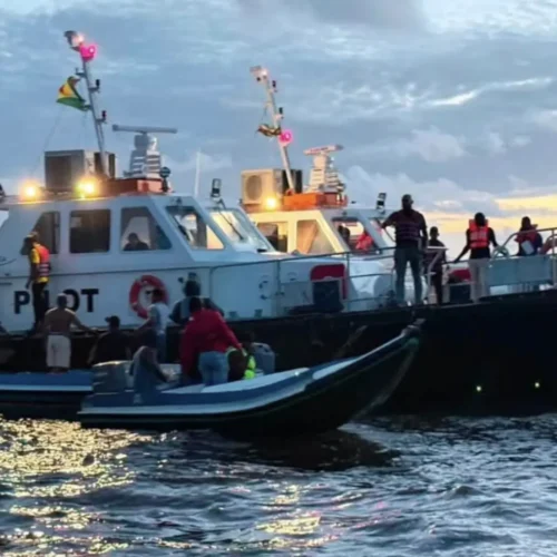 Ascienden a 53 los muertos del ferry hundido frente a las costas de Guyana
