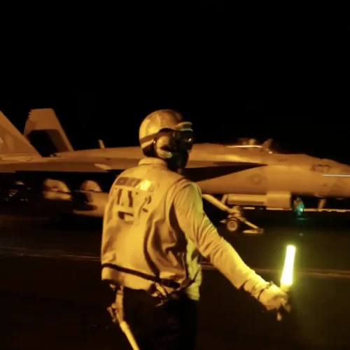 EEUU inicia la undécima noche consecutiva de ataques contra objetivos militares en Irán
