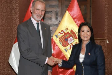 Keiko Fujimori recibe a Felipe VI en la víspera de asumir la Presidencia de Perú