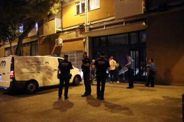 Detenido un hombre por su relación con la muerte violenta de su pareja en Barcelona