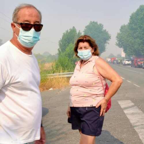 El Gobierno llama a permanecer en espacios cerrados y usar mascarillas en el exterior por el humo de los incendios de Madrid y Ávila