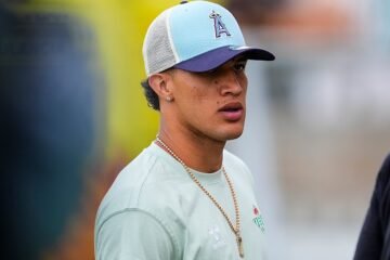 Nelson Deossa reaparece con la camiseta del Betis y lanza un mensaje: «Ahora mejor»