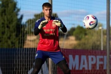 El Sevilla FC elige a Fran González para perfilar su portería