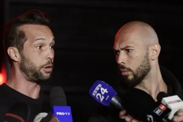 Arrestan en EEUU a los hermanos ‘influencer’ Andrey y Tristan Tate tras una nueva imputación por abuso sexual en Reino Unido