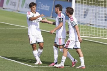 Gonzalo pide sitio y Valverde se estrena como capitán en el Madrid de Mourinho