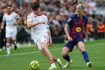 El Sevilla FC ata a Julio Díaz mientras se acelera la venta de Oso