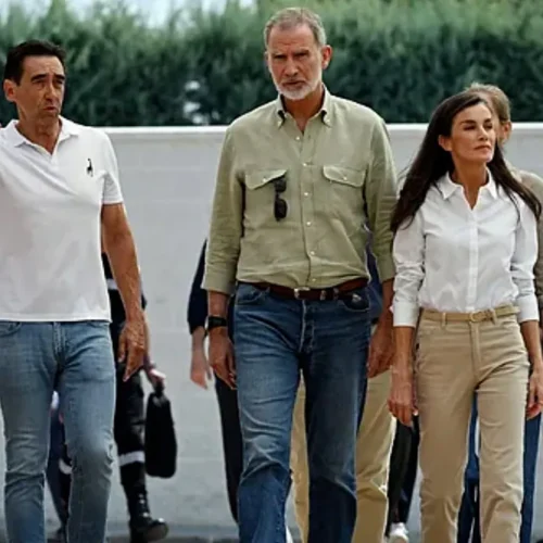 Los Reyes visitan a evacuados de los incendios: «La coordinación está siendo ejemplar»