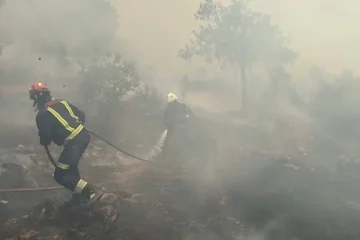 Horas decisivas en la lucha contra el fuego ante la llegada de la ola de calor