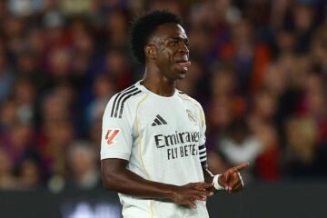 Vinicius renueva con el Real Madrid hasta 2032