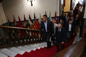 Las 38 horas de un gobierno en ‘shock’ ante la «violación de la integridad territorial de España»