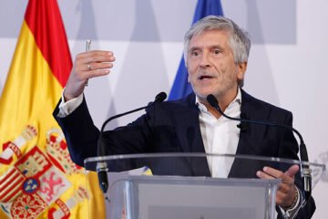 Marlaska insiste en que no hubo ningún «informe, aviso, ni comunicación» del CNI sobre «nada parecido» a la llegada de 72.000 personas a Ceuta
