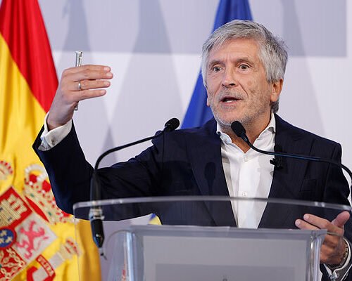 Marlaska insiste en que no hubo ningún «informe, aviso, ni comunicación» del CNI sobre «nada parecido» a la llegada de 72.000 personas a Ceuta