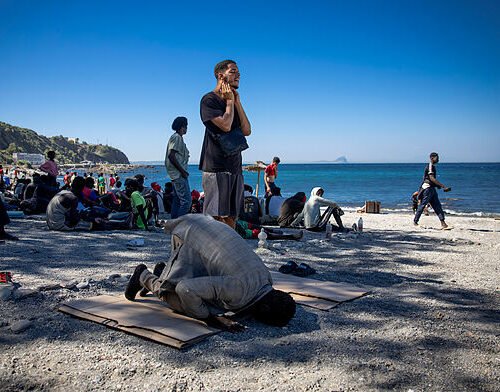Entrada de inmigrantes a Ceuta desde Marruecos, en directo | Albares responde a la negativa de Italia a levantar los controles fronterizos: «Esta medida ataca a los españoles y a Europa»