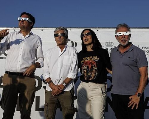 El Gobierno gasta 72.358 euros en el acto institucional del eclipse, con «zona VIP» y 300 invitados en el Observatorio de Yebes