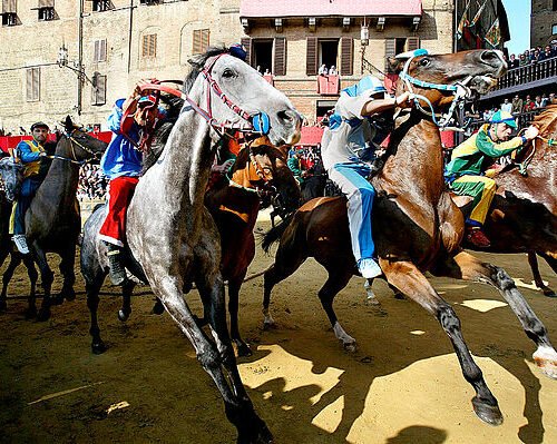 El Palio de Siena por dentro: «Se nace en una ‘contrada’ y solo se sale con la muerte»