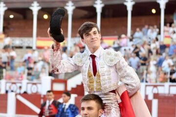 Sergio Rollón cierra por la Puerta Grande una gran Feria de Begoña