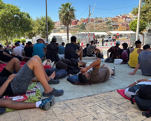 Las voces de los barrios de Ceuta que «no son de izquierdas ni de derechas» alertan de que «los niños pierden así su infancia»