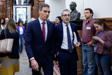 El Gobierno supera los 23.300 millones en licitaciones ‘a dedo’, diez veces más que cuando Sánchez llegó a La Moncloa