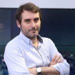 Rafa Latorre arranca sus madrugones con toda una declaración de intenciones:  el nuevo hombre de las mañanas de Onda Cero se estrena este lunes desde Ceuta