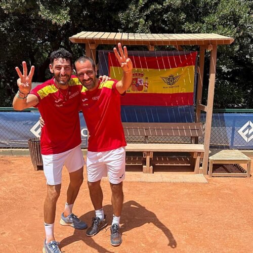 El sevillano Pedro Nieto y el cordobés Javi Martínez, campeones del mundo +45 con la selección española