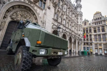 Bélgica refuerza su reserva militar con 500 jóvenes voluntarios y descarta por el momento volver al servicio obligatorio