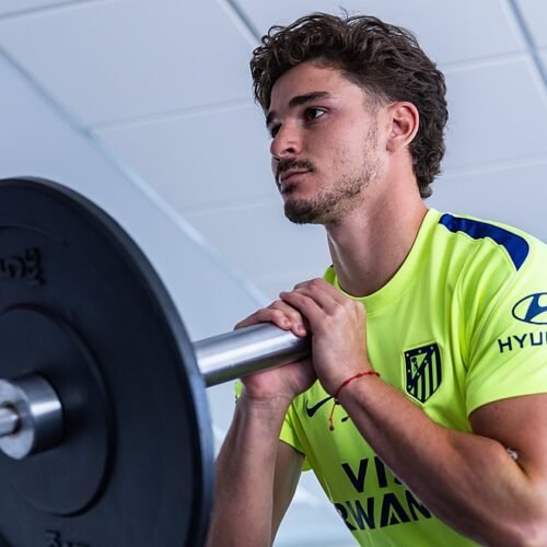 Julián Álvarez ya está en Madrid y a las órdenes del Atlético