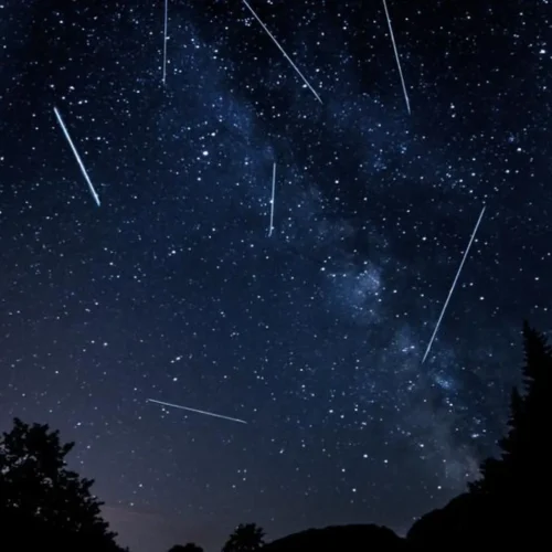 La hora de mayor visibilidad de las perseidas en España: cuándo mirar al cielo para no perderte el espectáculo
