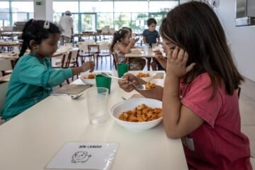 El eslogan de Vox choca con la realidad: el menú halal no está prohibido en los colegios valencianos